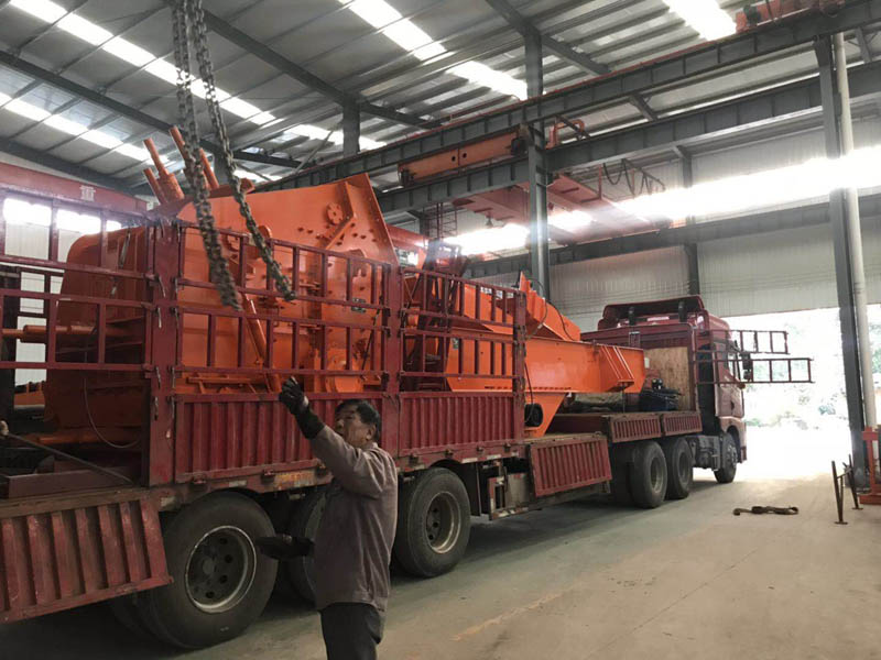 河南客戶(hù)訂購(gòu)的車(chē)載移動(dòng)破碎站設(shè)備已發(fā)貨